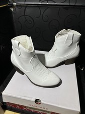 Rampage Women’s Western Boots Size 6 White Embroidered Stitching