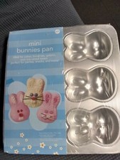 NEW WILTON MINI EASTER BUNNIES PAN 