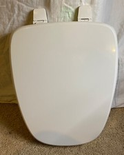 D-Shaped Comfort Seats C1B4E5000 Deluxe Wood Elongated Toilet Seat White Closed