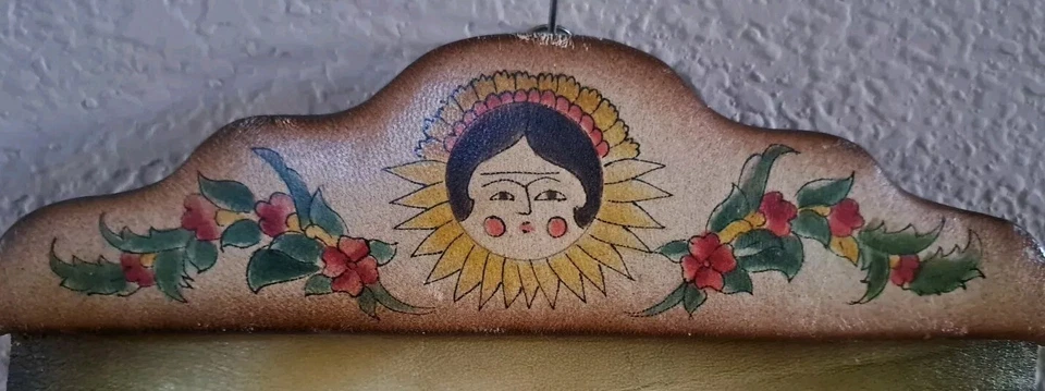 Antiguo colgante de pared vintage de cuero asiático oriental pintado de madera 19 x 8,5" Foto 2 de 4