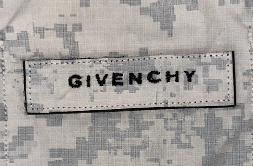 Men’s GivenchySleeveless Cargo Vest in Nylon Size 50 IT/L US - Afbeelding 3 van 8