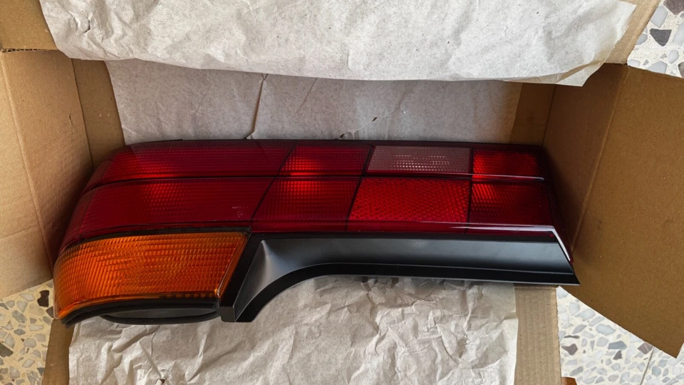 Nova lanterna traseira direita BMW 1986-1994 E32 730i 735i 740i 750i ULO 63211379498 - Imagem 3 de 4