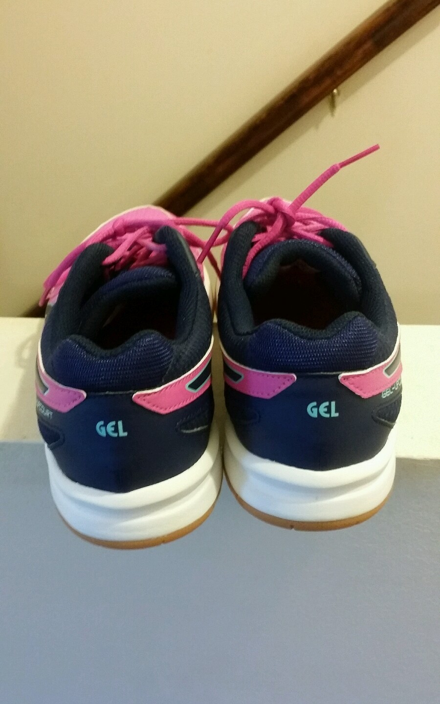 Asics Gel UpCourt Womans Volleyball Sneakers Size 9 Gem