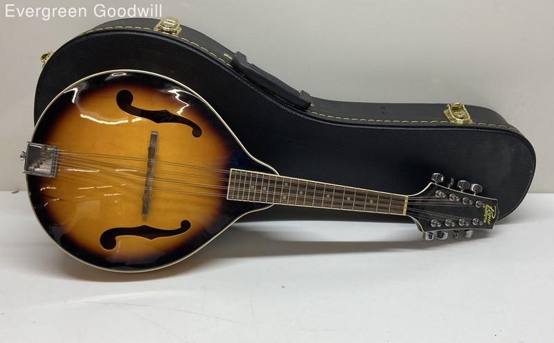 Rogue SO-069-RM100A-SN Mandolin With Case
