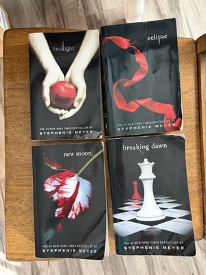 Stephenie Meyer Twilight Saga Set Of 4 Paperback Books