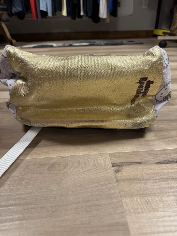 Mochila Hello Kitty de Sanrio Pottery Barn - Estampado Hello Kitty rosa y dorado Foto 4 de 4