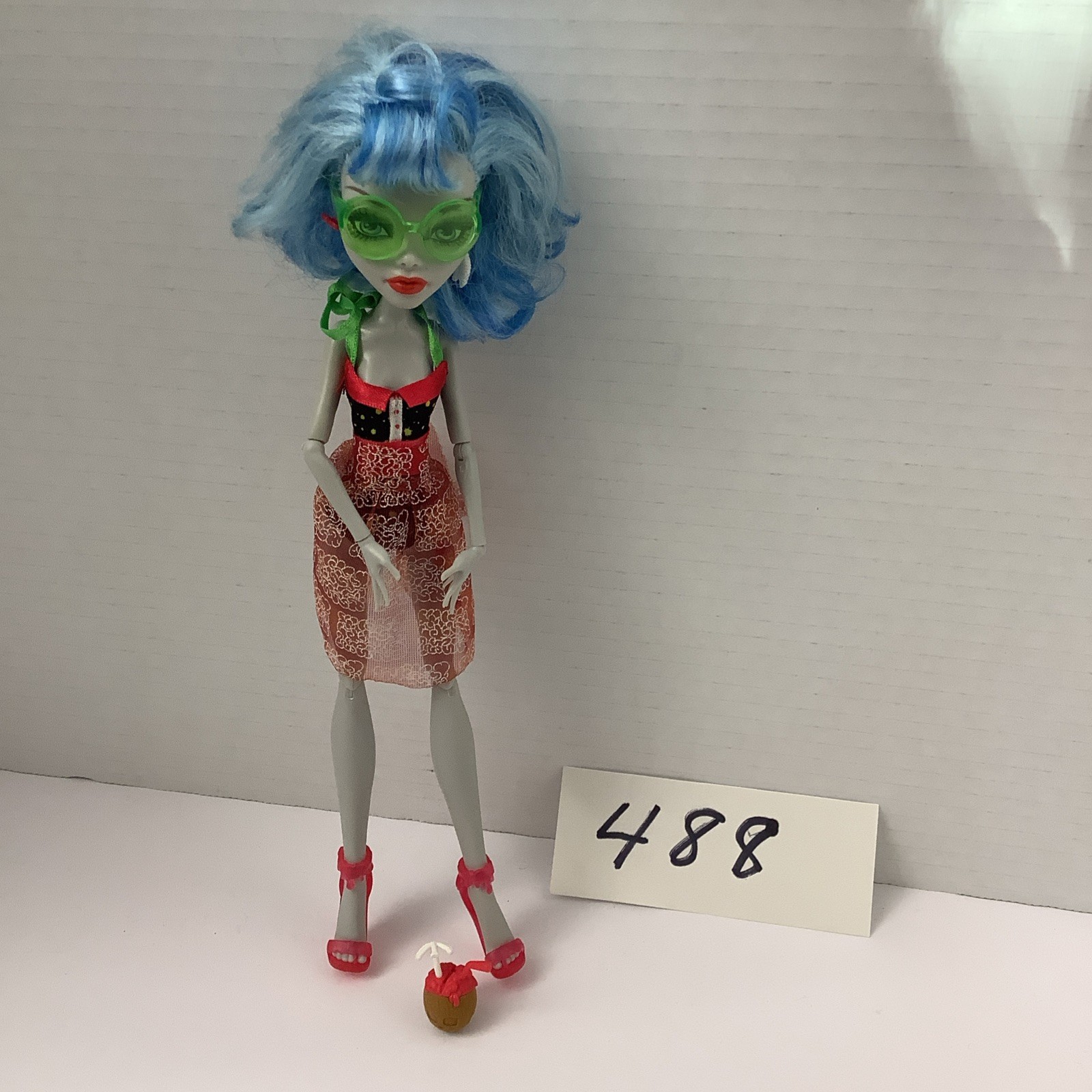 Monster High Ghoullia Yelps Skull Shores doll