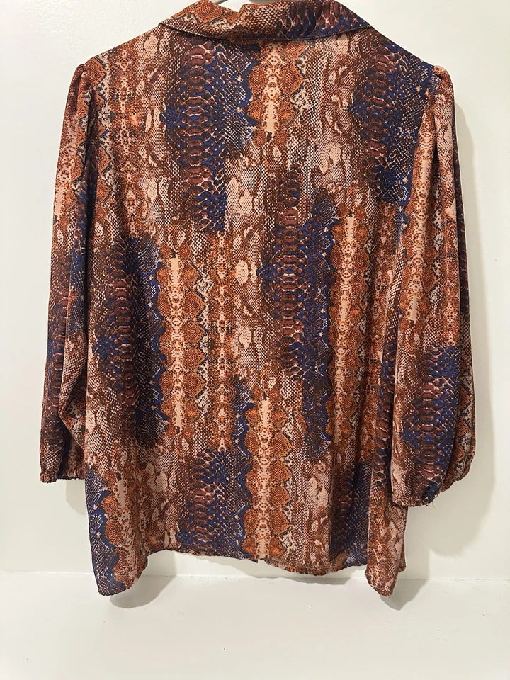 Женская блуза Nanette Lepore с цветным змеиным принтом размер L - Изображение 4 из 4