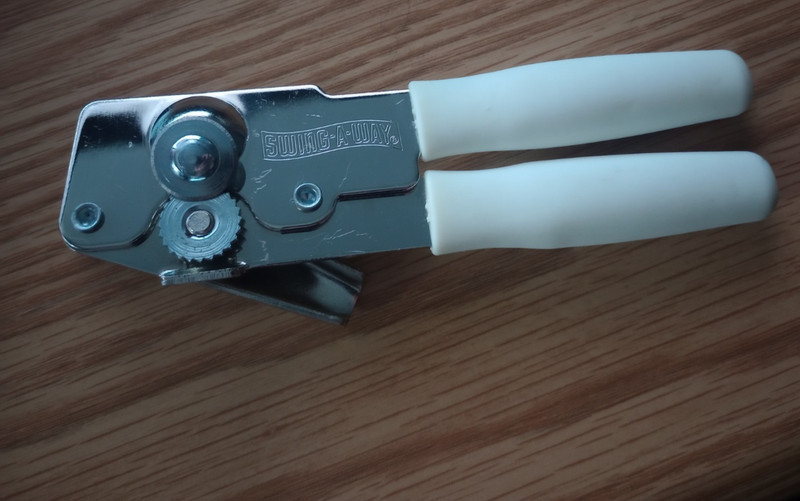Swing-A-Way Can Opener