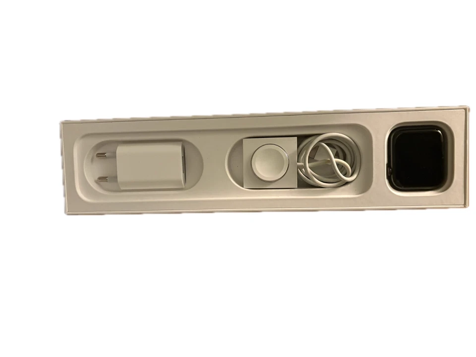 Apple Watch 4 44mm Edelstahl + Milanaise + Wunsch-Sportband! Trovvo - Bild 3 von 4