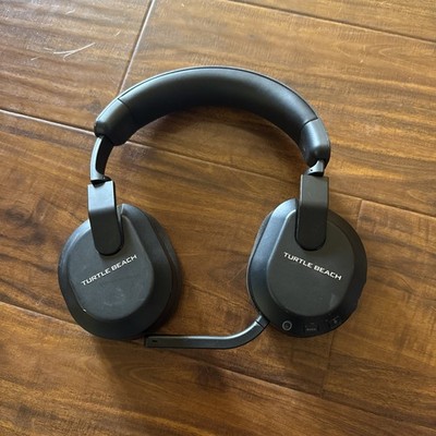 black Turtle Beach Stealth 600 Gen 3 wireless gaming headphones