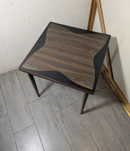 Vintage Mid Century Modern Formica Table Bowtie Top Tapered Legs Walnut D53