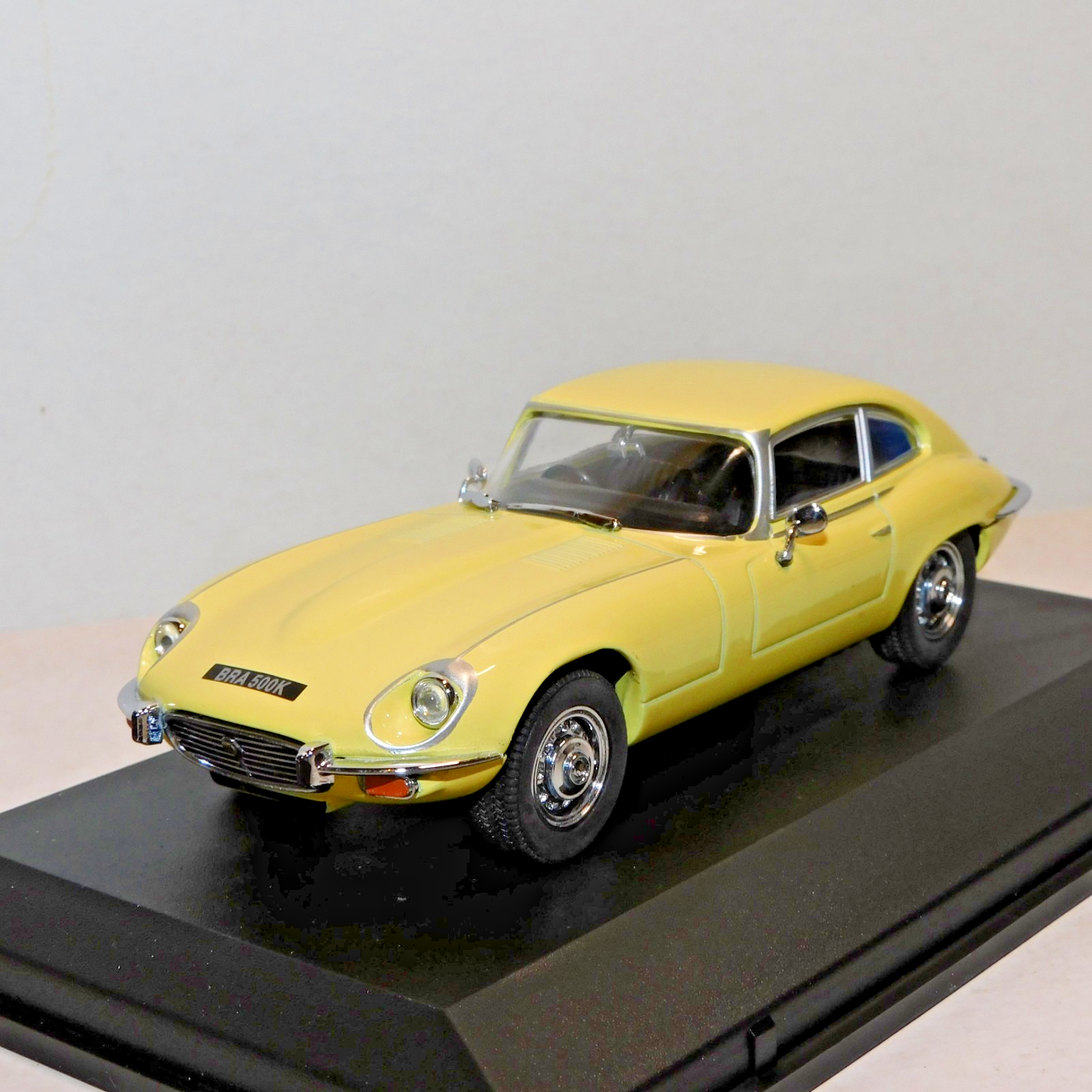 OXFORD DIECAST JAGUAR V12 E-TYPE COUPE PRIMROSE YELLOW 1/43 JAGV12002
