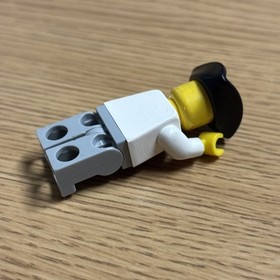 Lego Pirates RARE Brown Vest Ascot Minifigure from Skulls Eye Schooner 6286