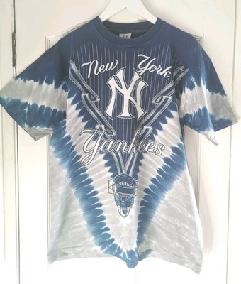 Vintage 90 s Liquid Blue NY Yankees All Over Print Tshirt Size L USA Made