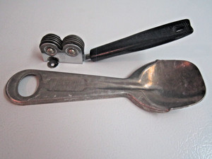 Vtg ECKO Black Pull-Through Knife Sharpener & Short'ning & Ice Cream Spoon