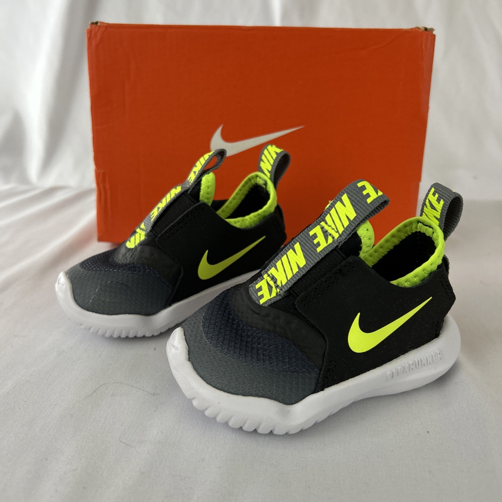 Nike Flex Runner (TD) Size 3c Toddler Black/Gray/Volt NIB Sl