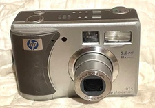 HP PhotoSmart 935 5.3MP Digital Camera - Silver  Works