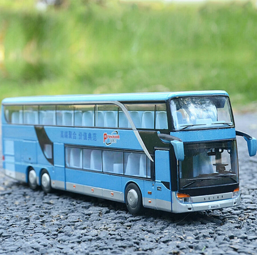 1:32 Alloy Bus Pull Back Model with Music Light Diecast Toy Vehicle - Image 4 of 4