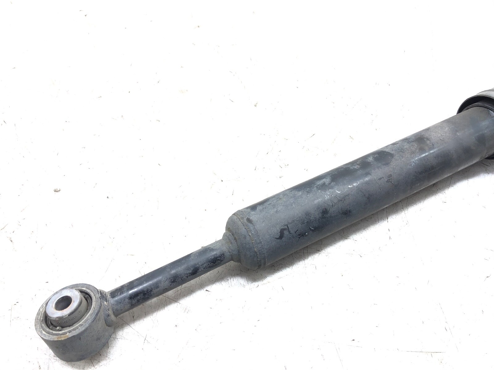 2014-2020 MASERATI GHIBLI RWD RIGHT PASSENGER REAR SHOCK ABSORBER STRUT OEM.