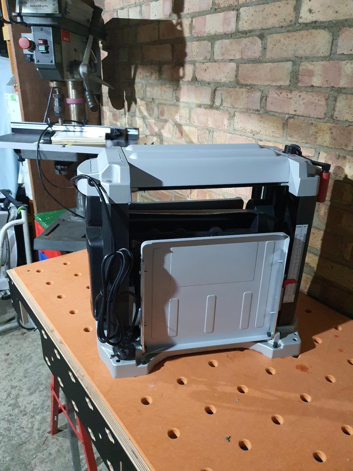 Metabo 240V Bench Planer and Thicknesser 1800W (DH330) 4003665424477