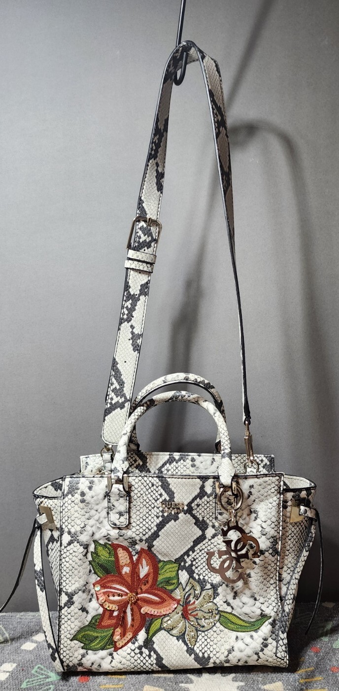 Sequined Lilly GUESS Bag Python Satchel HWPG685306 - image 1