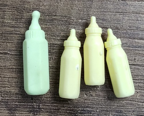 Miniature baby bottles Lot Of 4 Doll House Accessories Diorama Z8