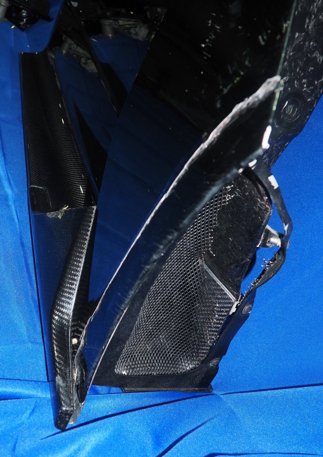 *DAMAGED* 2022-2026 Maserati MC20 MCPura Right Side Carbon Fiber Door Shell OEM