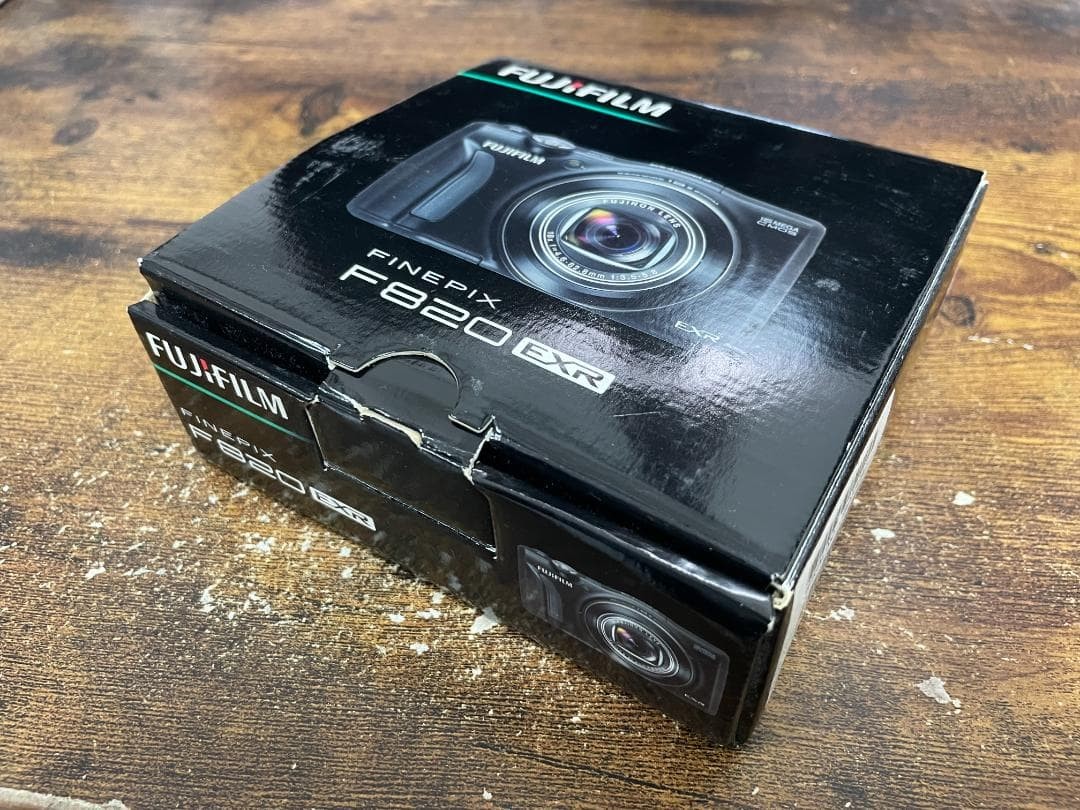 FUJIFILM FINEPIX F820 EXR 16MP Digital Camera Red [EXC++] From