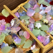200-Pcs DIY mix style glass Bead Set - Assorted Flower & Leaf & other mix Shapes