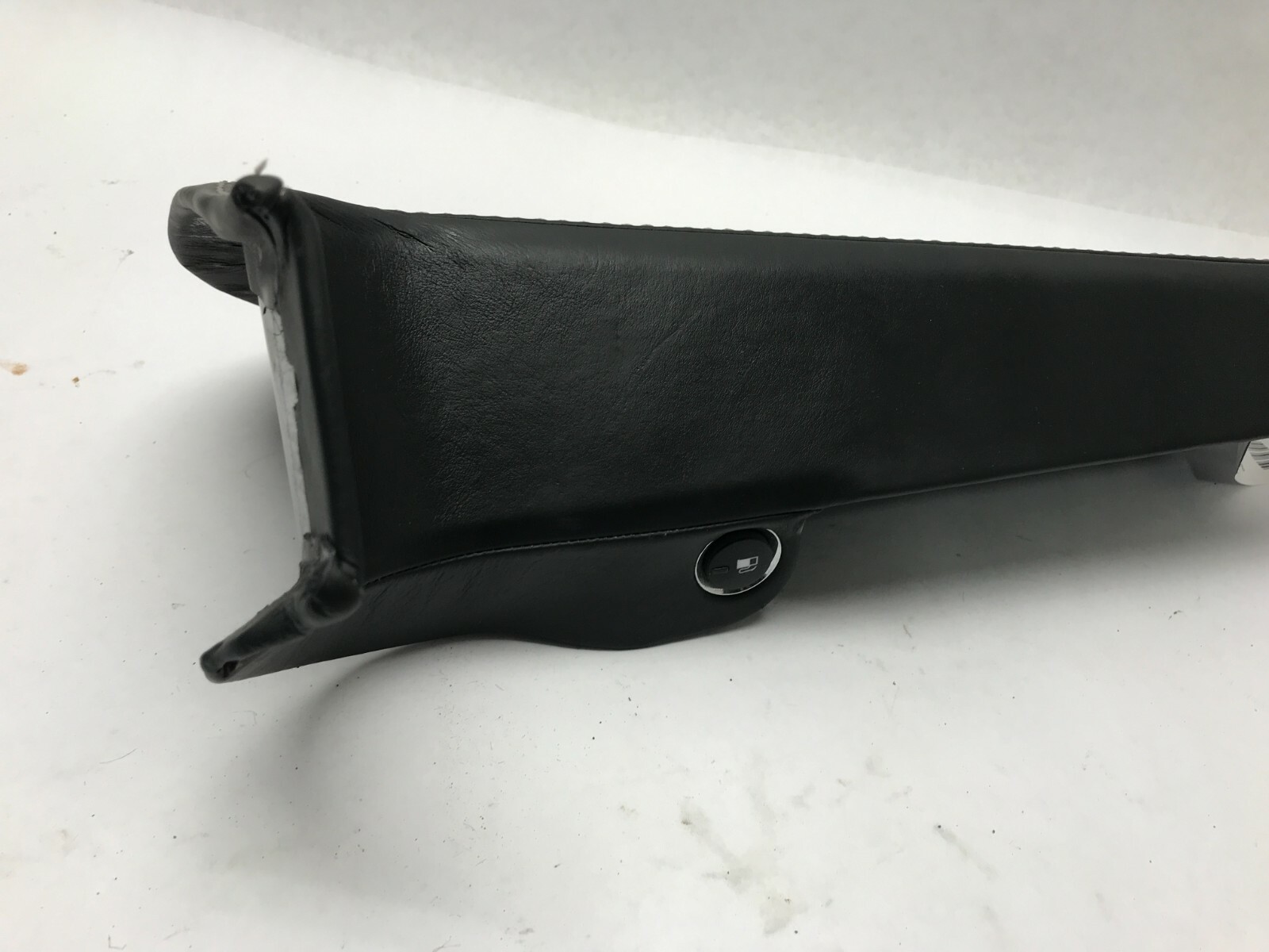 07-16 ASTON MARTIN V8 VANTAGE KNEE TRIM KICK PANEL LEATHER OEM BLACK 