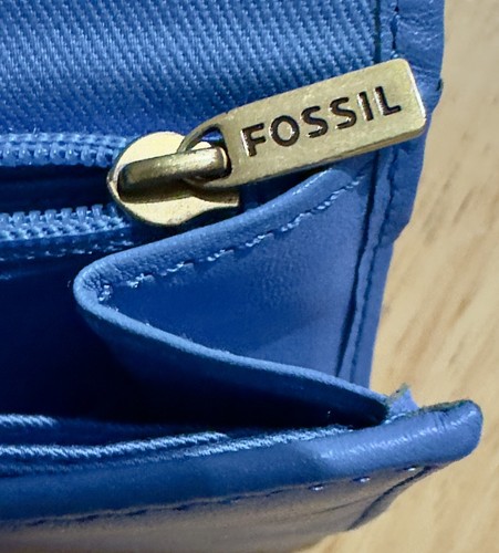 FOSSIL Genuine Leather Ladies’s Purse. Azure Blue Colour. Excellent. - Picture 6 of 7