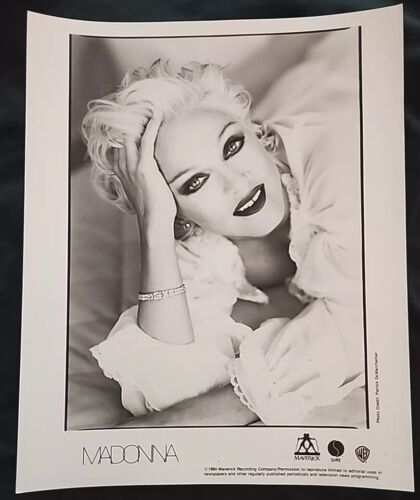 *Madonna* 1984 8×10 B&W Promo Photo Sire Records Pop Rock - Afbeelding 1 van 1