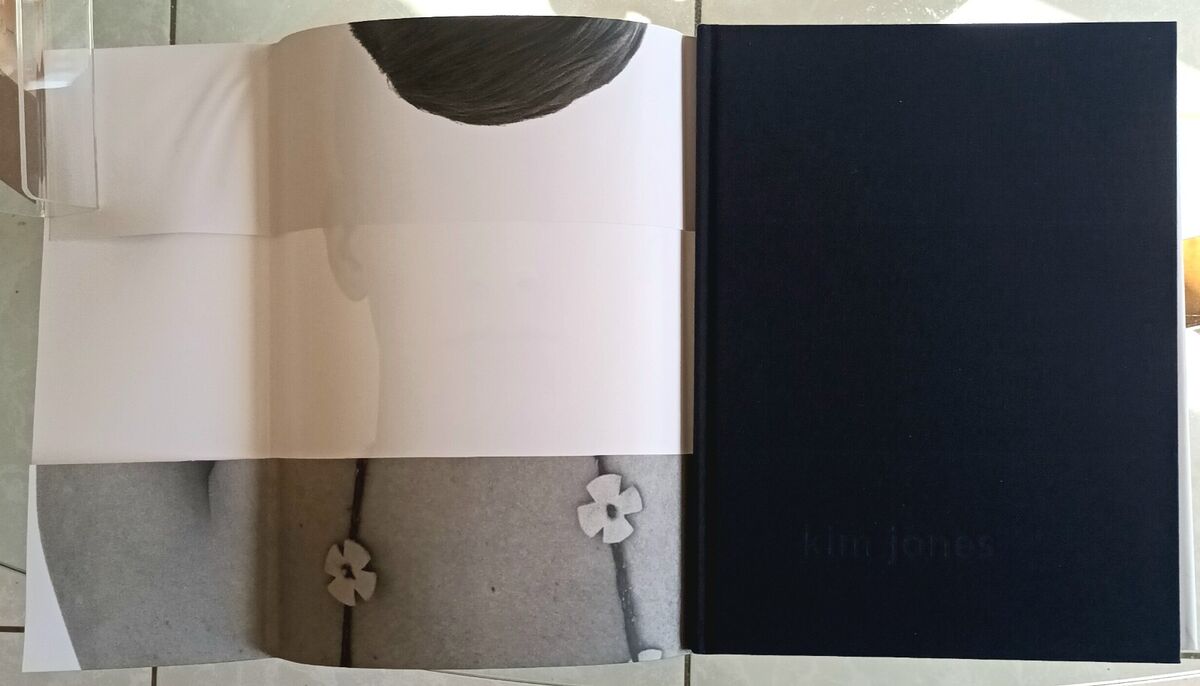 SIGNED Kim Jones PHOTOGRAPHS BY Luke Smalley|2004|LIMITED SIGNED Kim Jones PHOTOGRAPHS BY Luke Smalley|2004|LIMITED