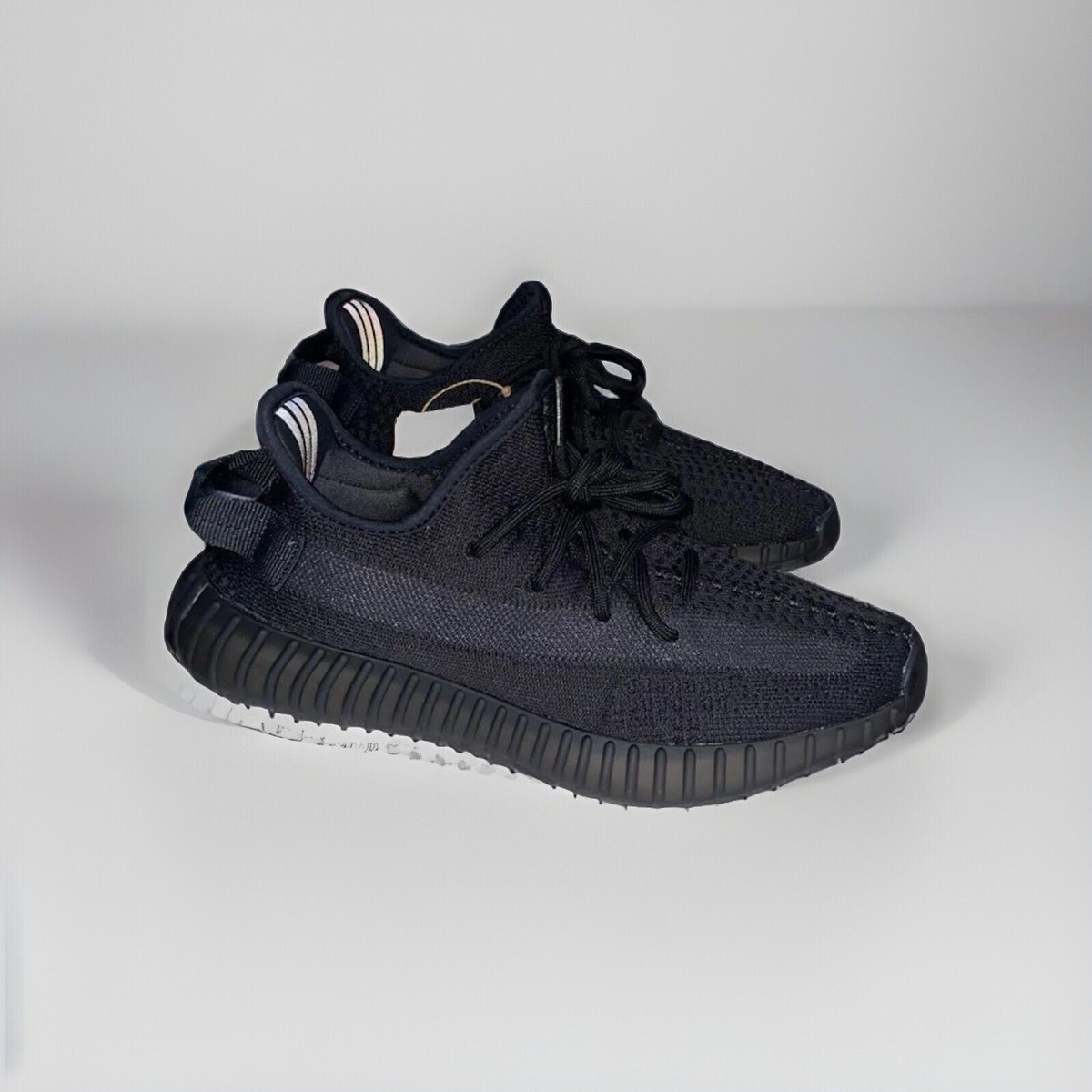Size 9 - adidas Yeezy Boost 350 V2 Low Onyx Triple Black Size 9 - adidas Yeezy Boost 350 V2 Low Onyx Triple Black