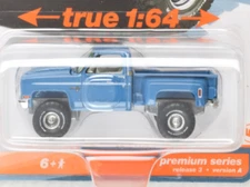 Auto World Muscle Truck Medium Blue 1981 Chevy Silverado Stepside 1:64 Diecast
