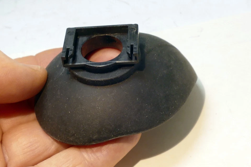 H-EYEN22S 25mm ID Rubber eye piece cup for D5200 D5500 cameras large - Image 3 of 4