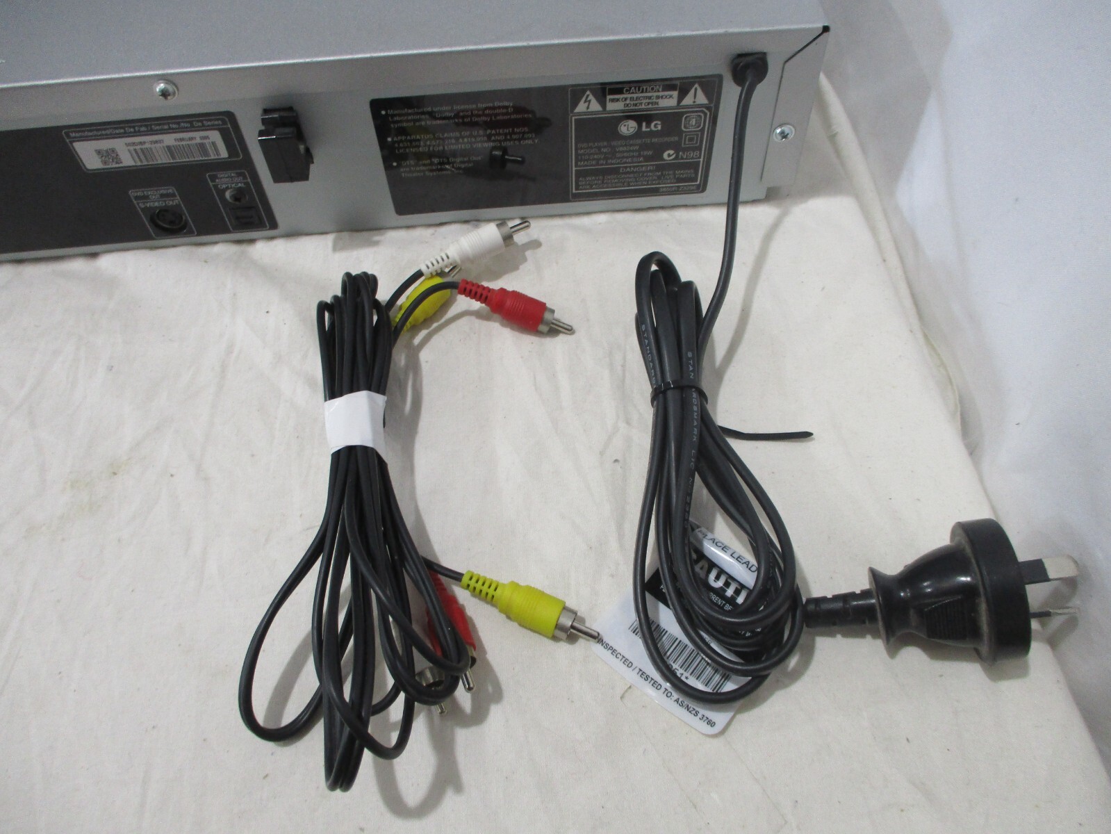 LG DVD Player / Video Cassette Recorder Combo V8824W with Remote eBay