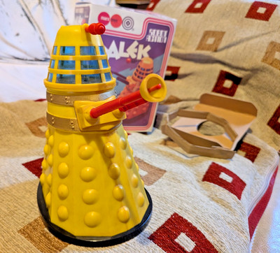 Dr Who 1974 MARX TOYS YELLOW DALEK funktionstüchtig! Komplett! ERSTAUNLICH! UK postfrei