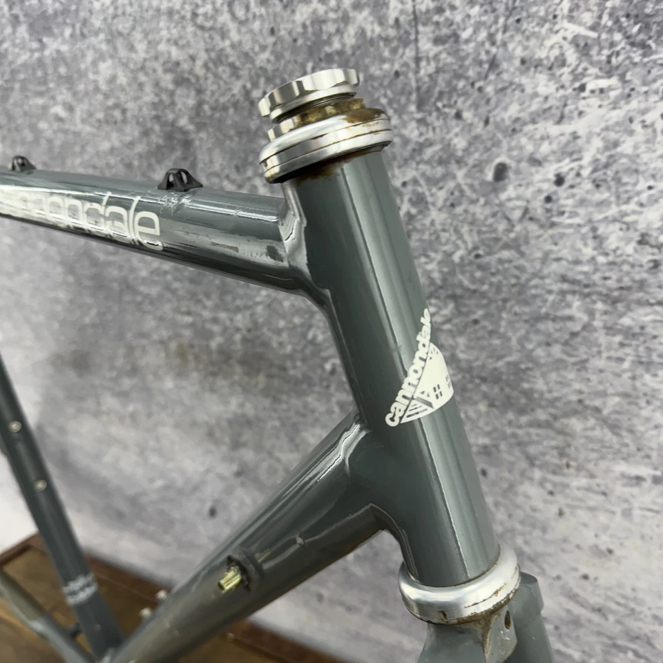 Juego de cuadro de bicicleta de turismo Cannondale vintage 56 57 cm hecho en EE. UU. aleación gris tour Foto 3 de 4