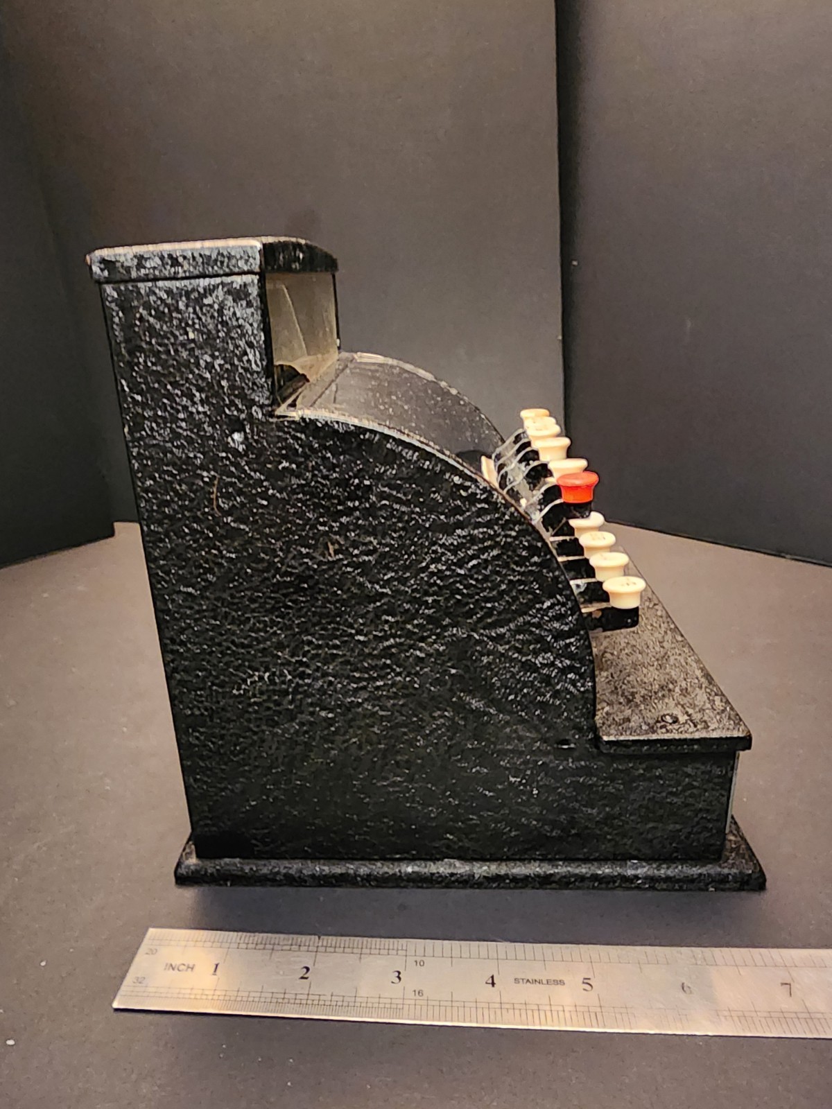 как выглядит Rare Vintage 1950 s Tin Tom Thumb Pressed Steel Retro Cash Register - Works Well фото