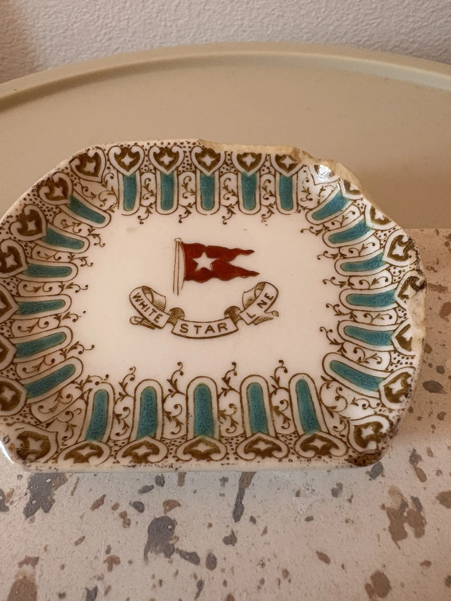 Plat à cake en porcelaine décor croix basque - Porcelaine des Pins