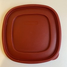 RUBBERMAID 7J70 Easy Find Red Square Plastic Cover Lid; 9" Replacement LID ONLY