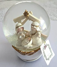Nativity Musical Snow Water Globe by Ridgefield Homes Silent Night Figure w/ Tag