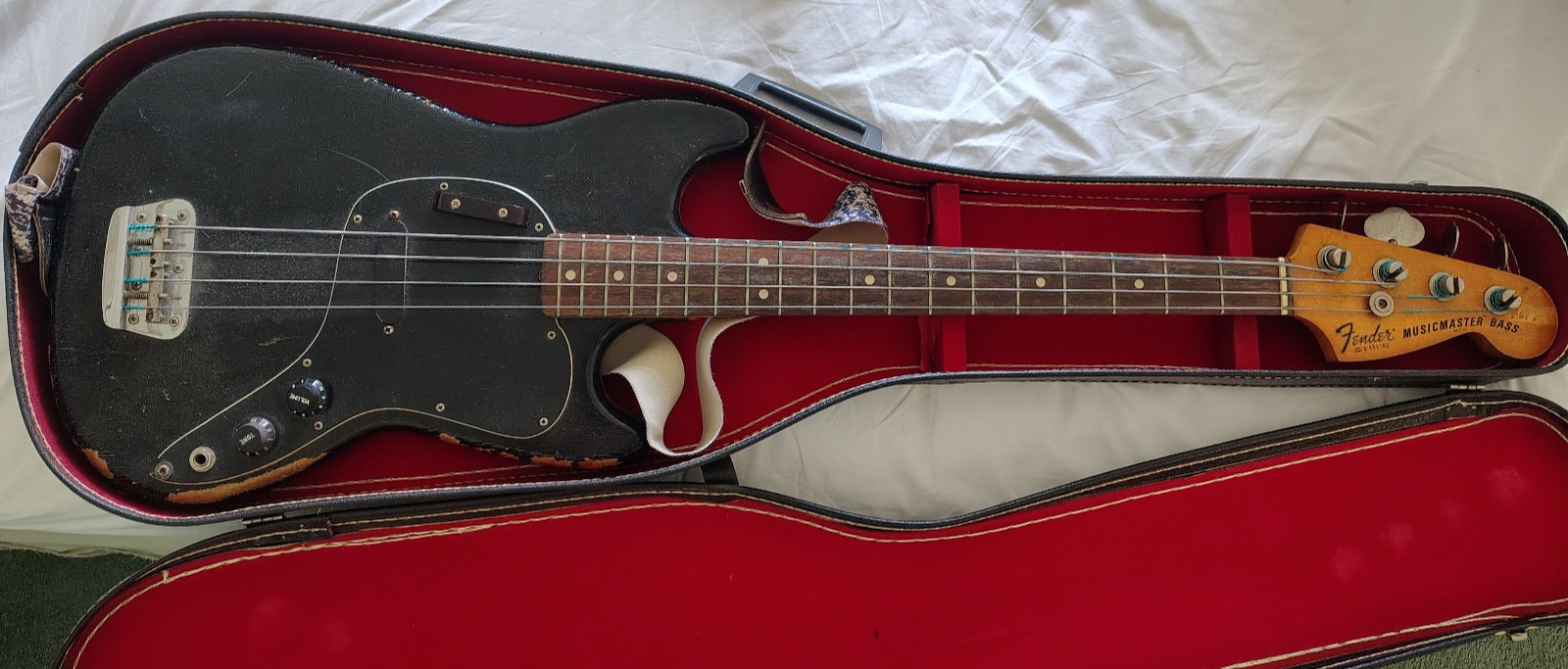 Fender Musicmaster Bass Part List 1976 >> Vintage Guitar and Bass