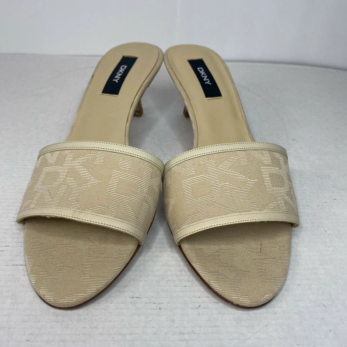 Dkny store sandals 2019