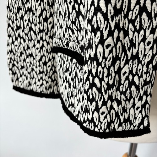 Marks & Spencer Black White Animal Print Collarless Jacket Fringe Size 20 BNWT - Picture 4 of 10