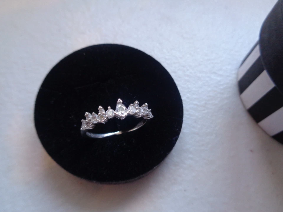 THOMAS SABO Silver Ring and 15x cz Stone Ring Size O Weight 2.3grams Used - Image 2 of 4