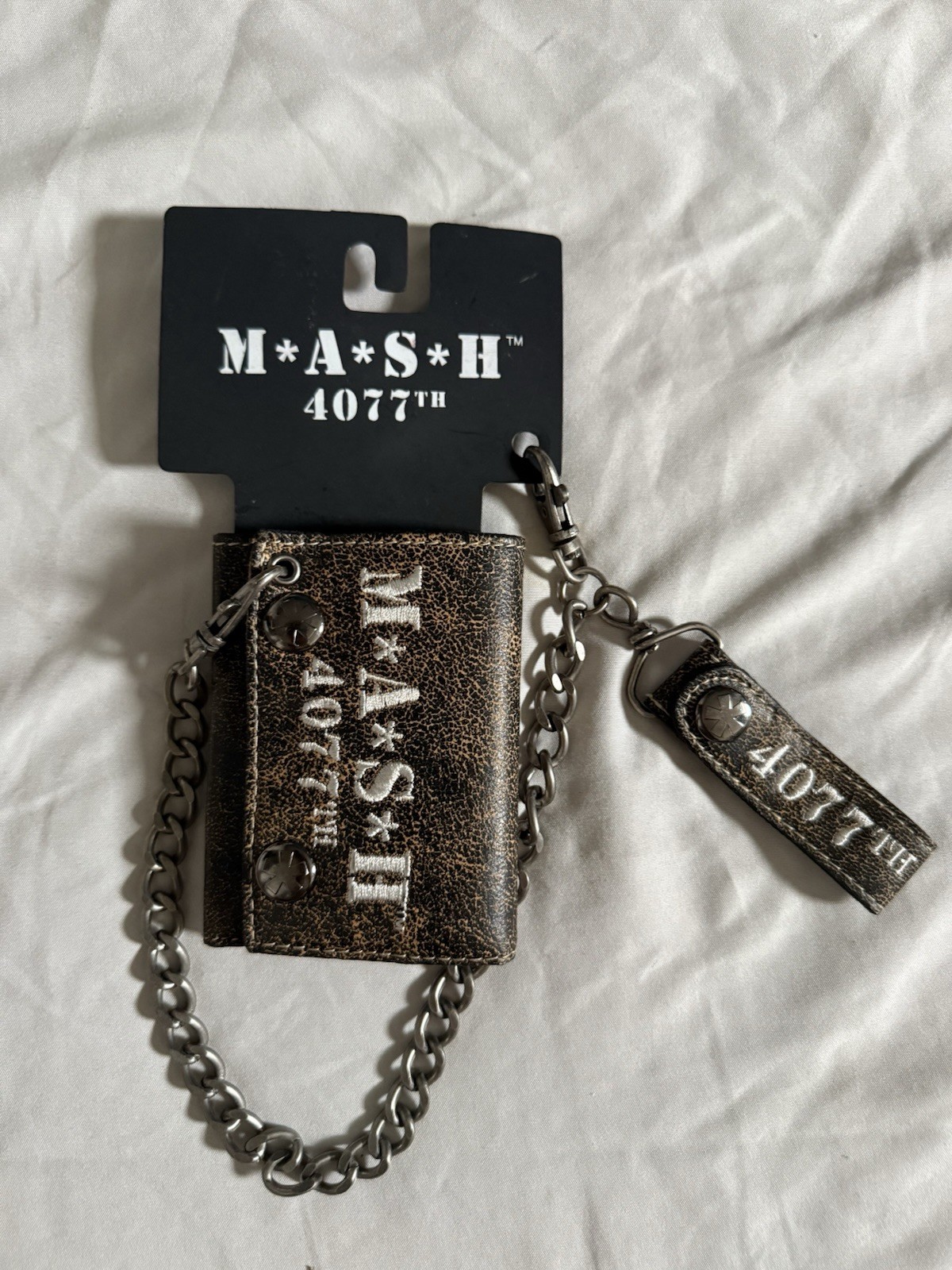 Mash 4077th wallet chain y2k deadstock licensed tv merchandise