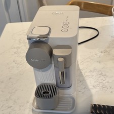 Nespresso DēLonghi Capsule Coffee Machine Ma...